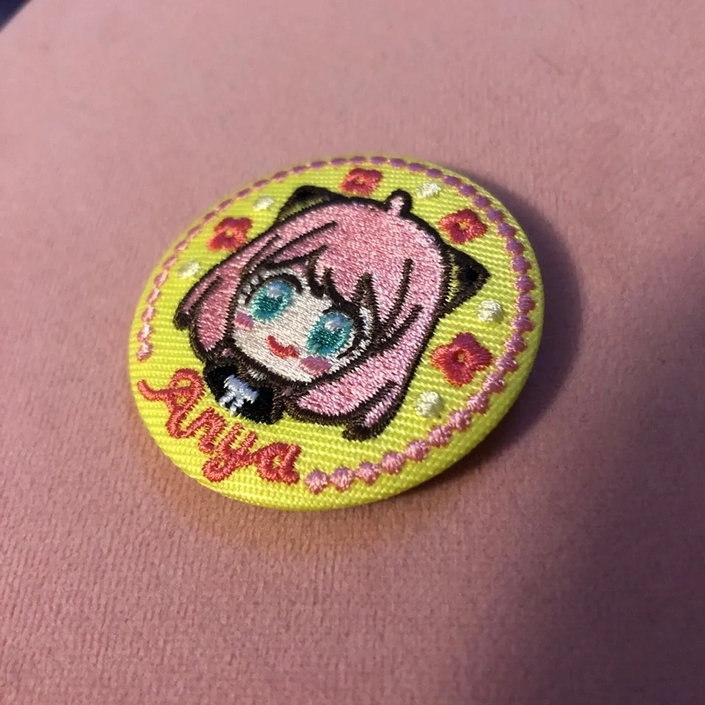 2 Spy Family Anya Embroidered Pin Badges Japan Kawaii Anime Manga Hot Topic - Picture 7 of 7